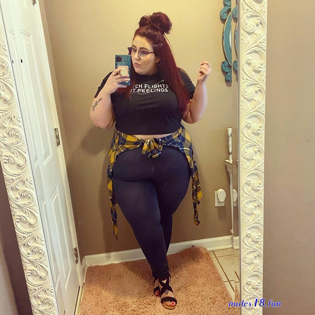 sugar moms in pants with camel toe