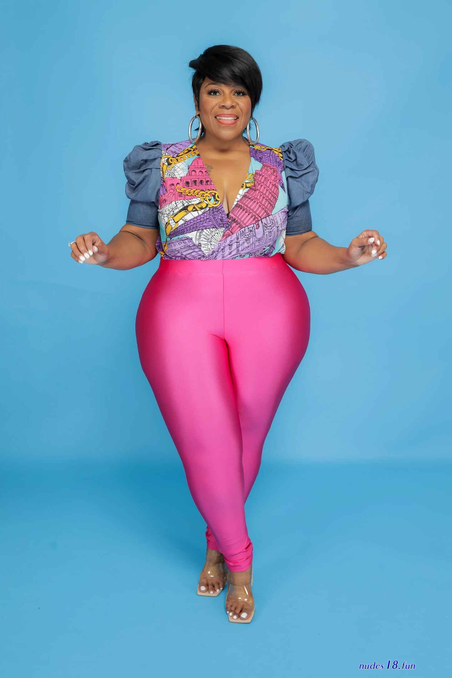 sugar moms in pants with camel toe