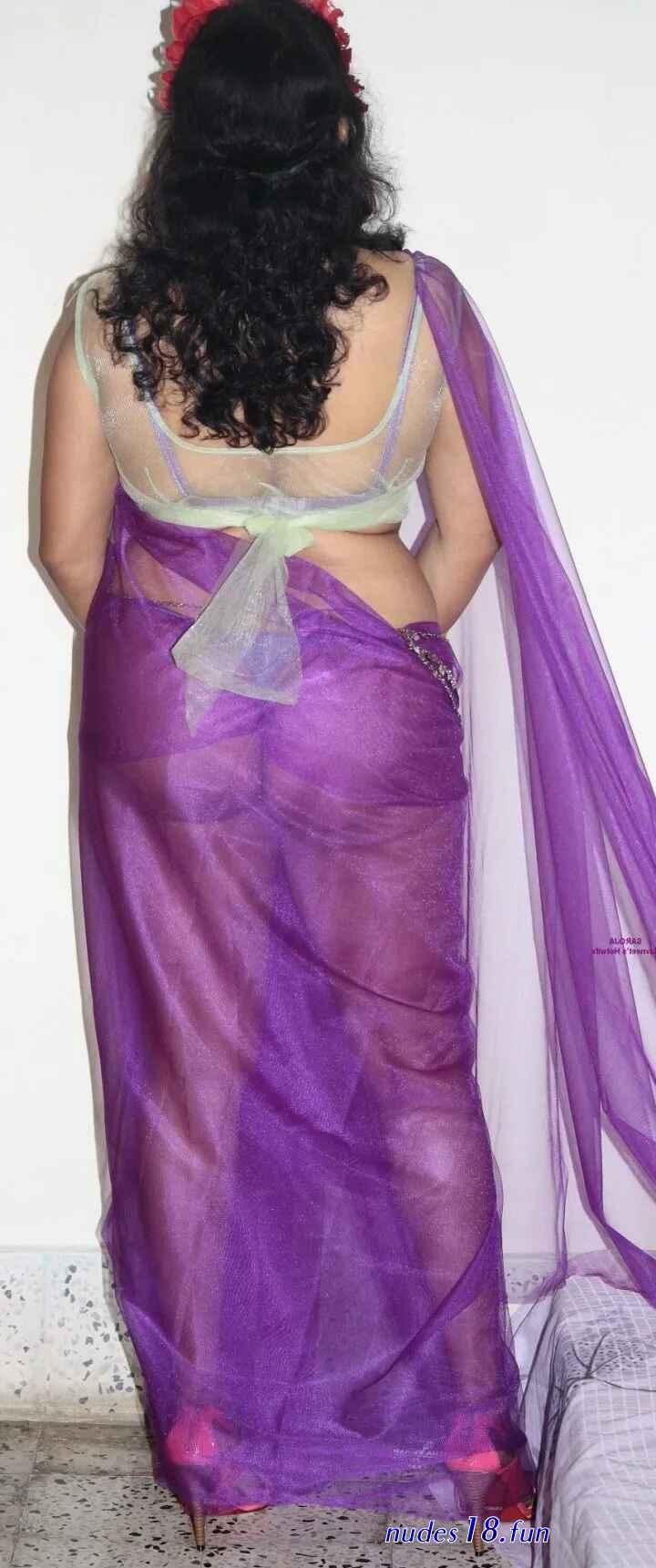 aunty saree back nude