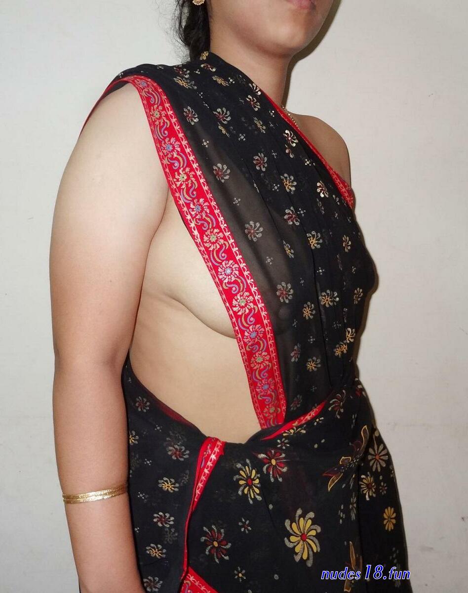 desi boob visible in blouse hot pics
