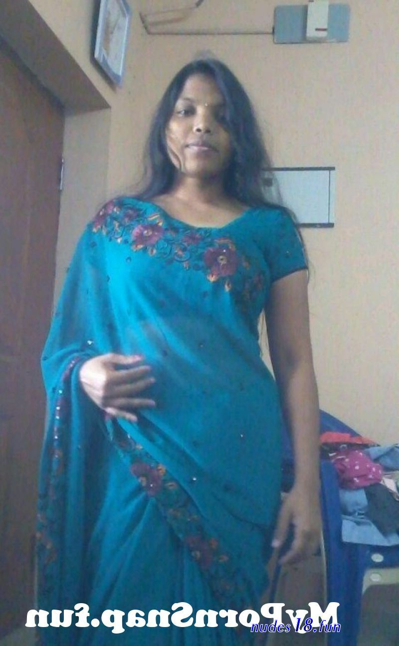 desi.housewife.saree.removing.photo
