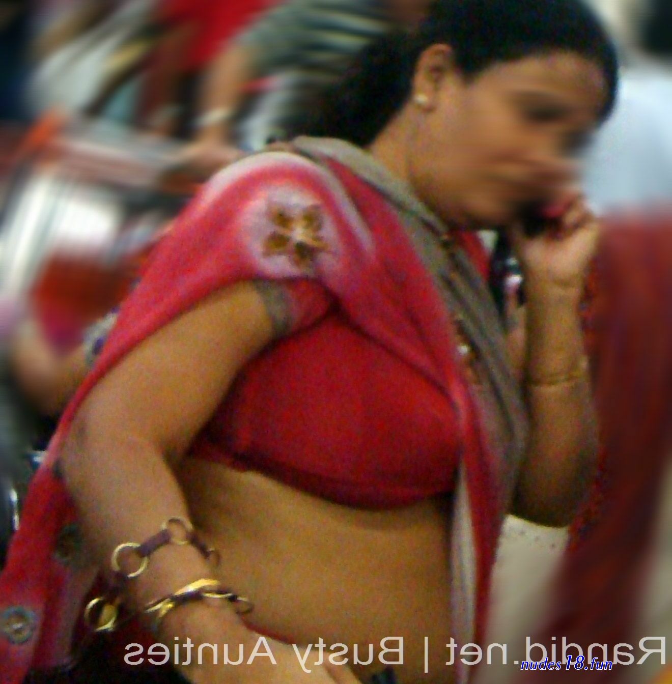 aunty saree side big boob