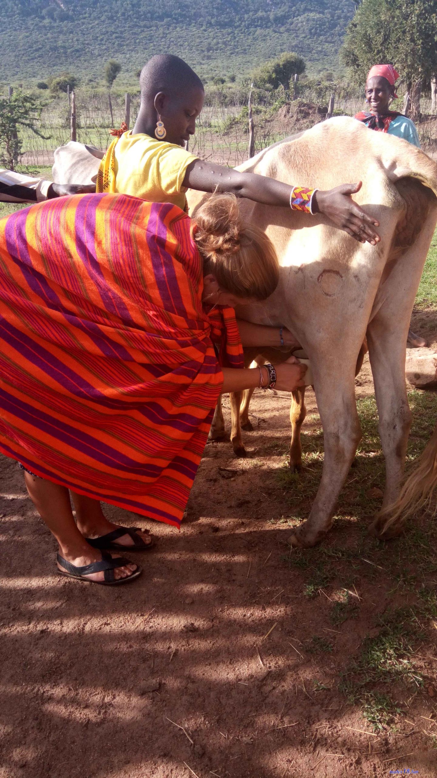 nude maasai girl