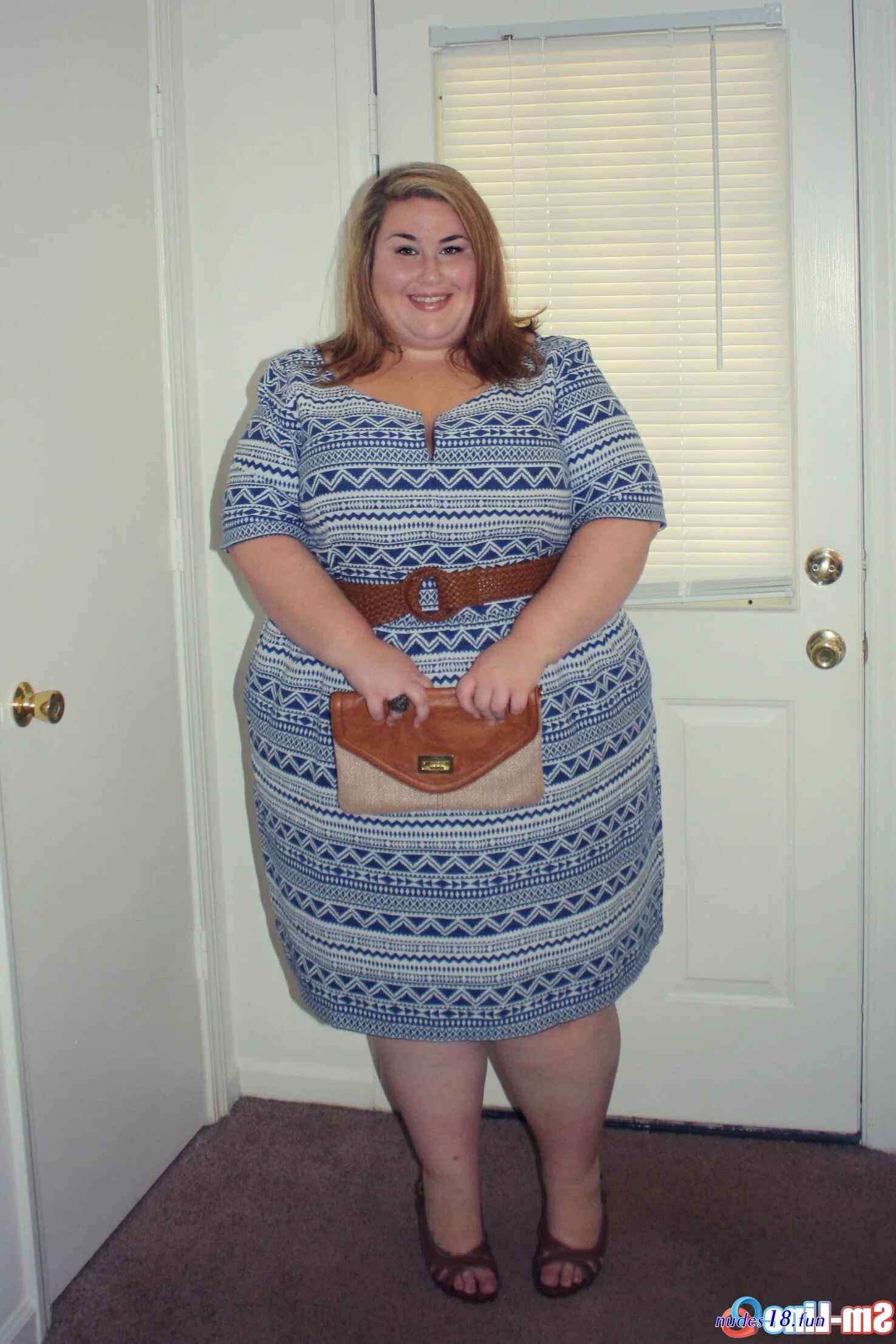 curves thick sugar mummy and mummies upskirt