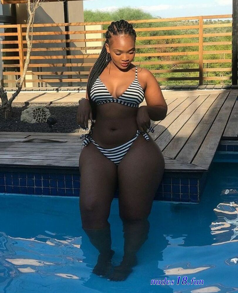 nude black women with thick thigh