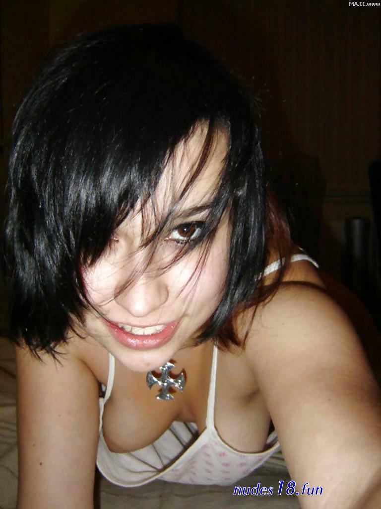 celeb no bra down blouse.com