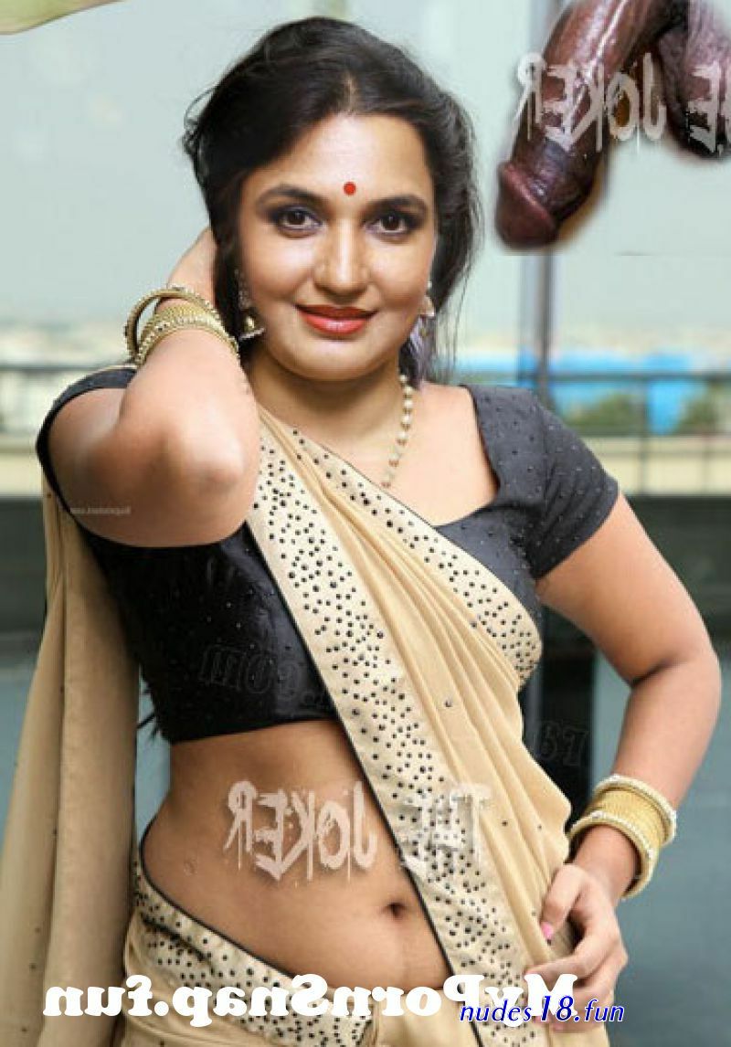 aunty navel naked