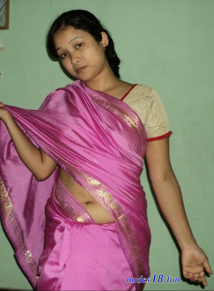 aunty navel naked