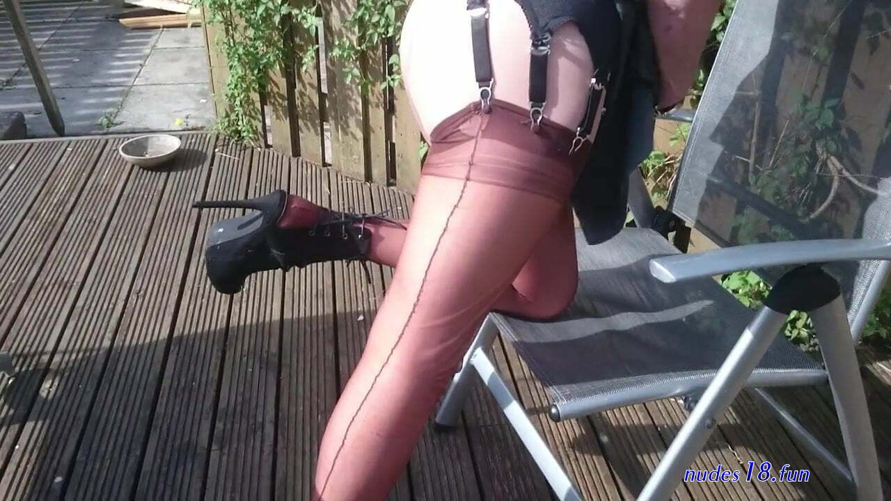 nylonwank in pantyhose
