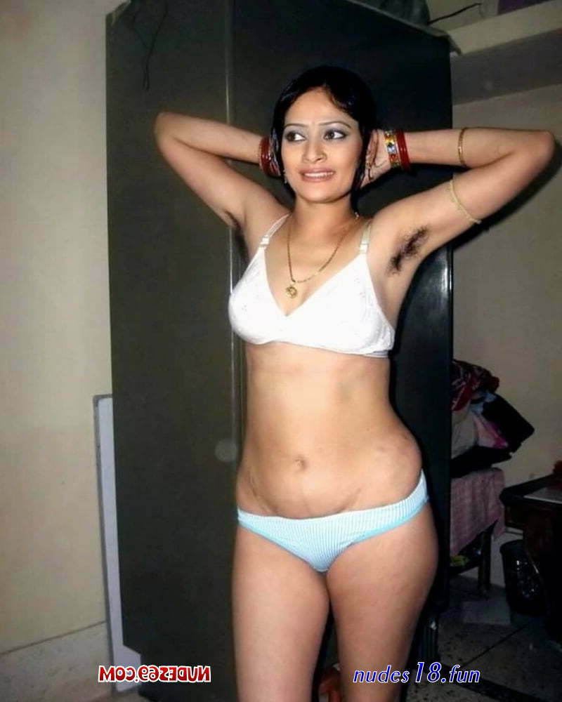saree nude armpit