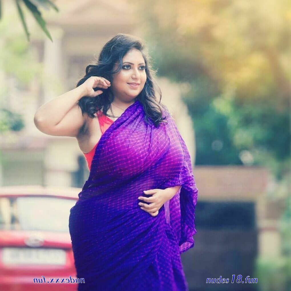 saree nude armpit