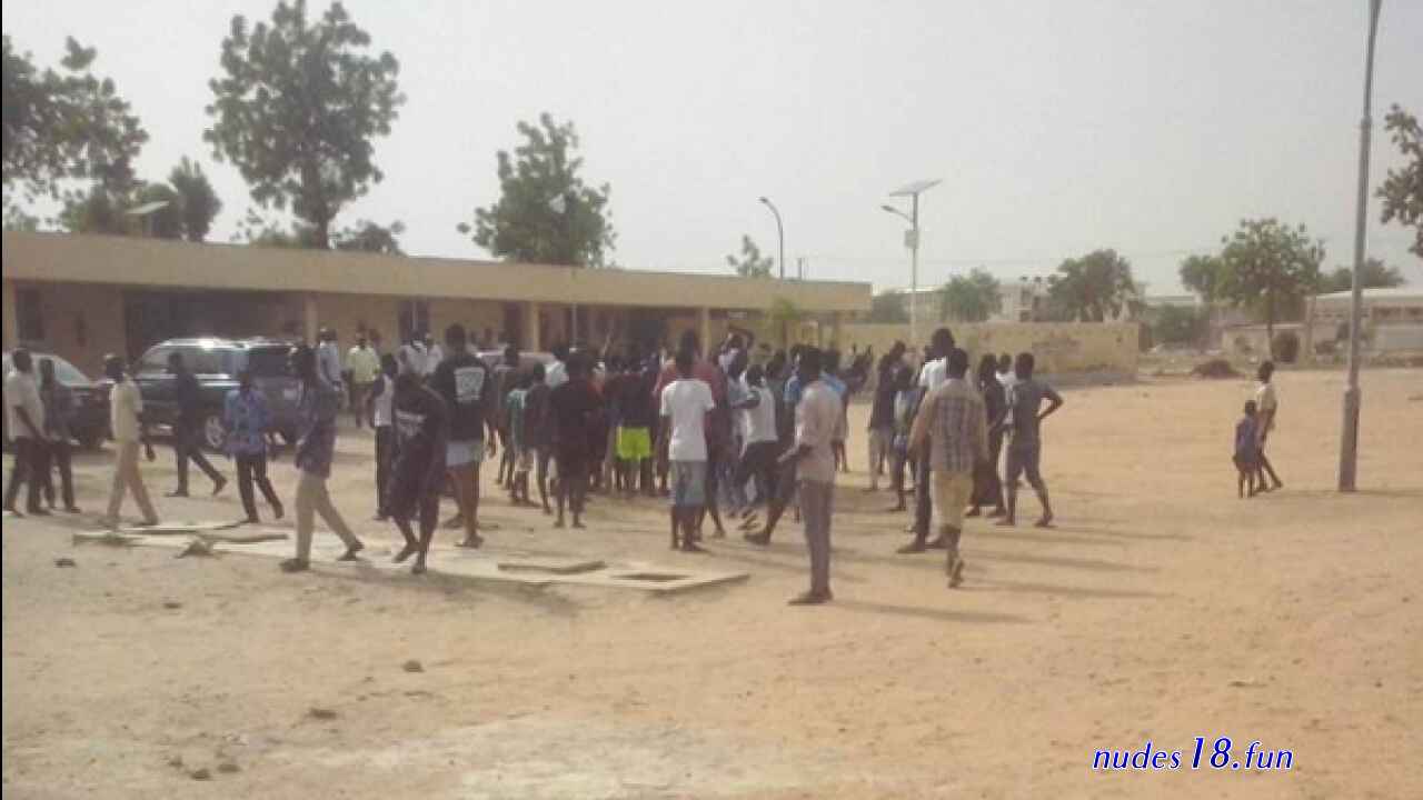 new and picture about female nigeria student going naked