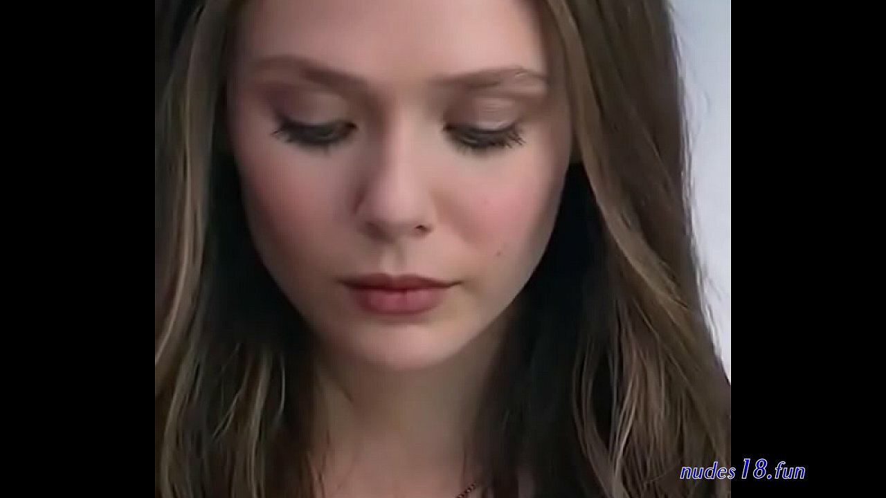 elizabeth olsen spankban