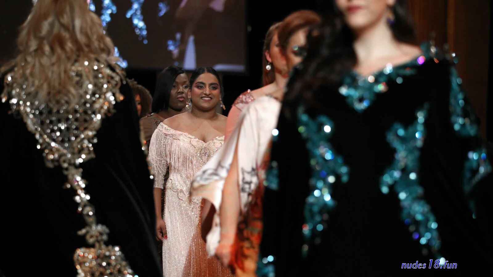 hot and bold photos of plus size indian girls