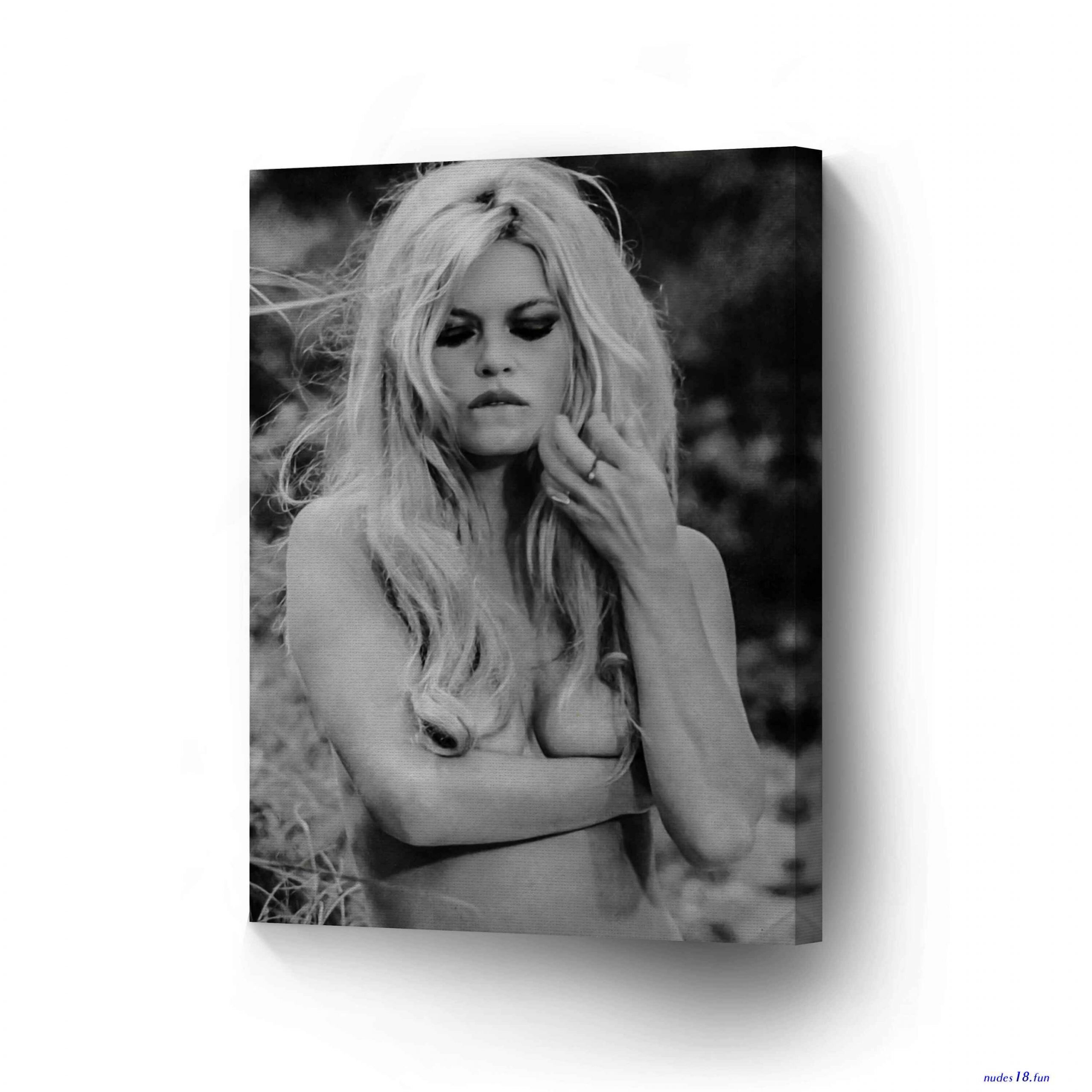 bardot oben ohne