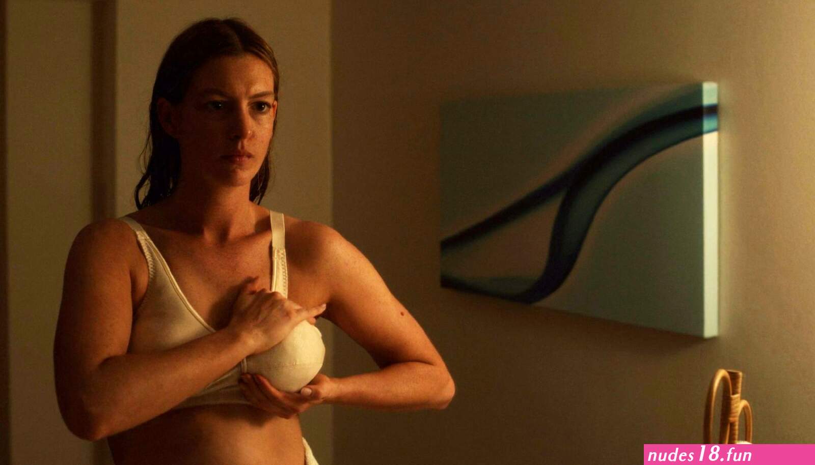 Anne Hathaway Nude In The Last Thing He Wanted 2020