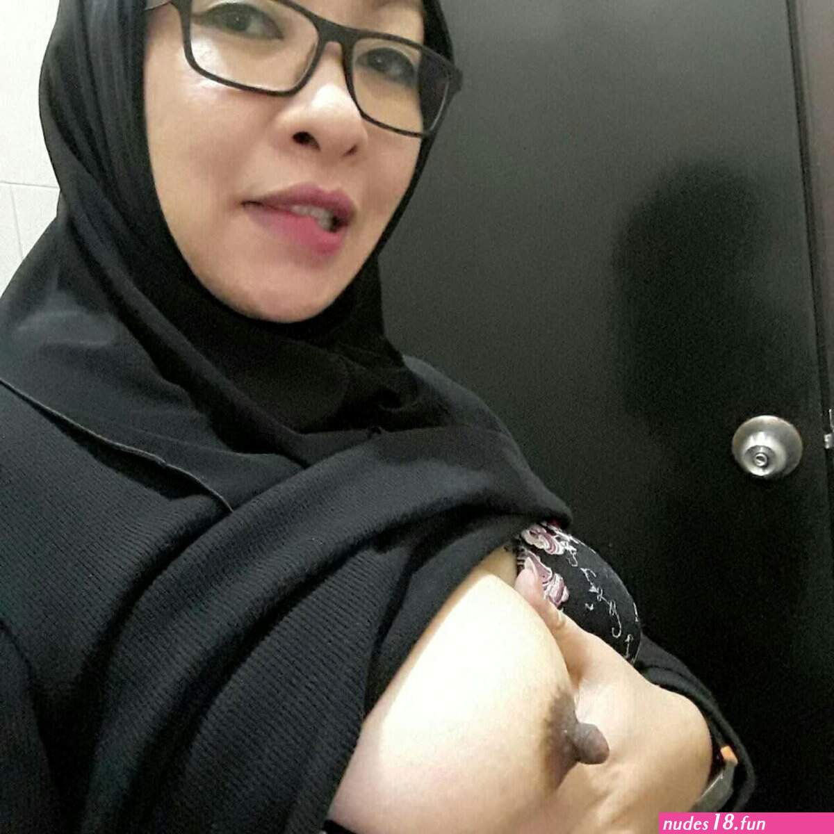 Kerudung bugil