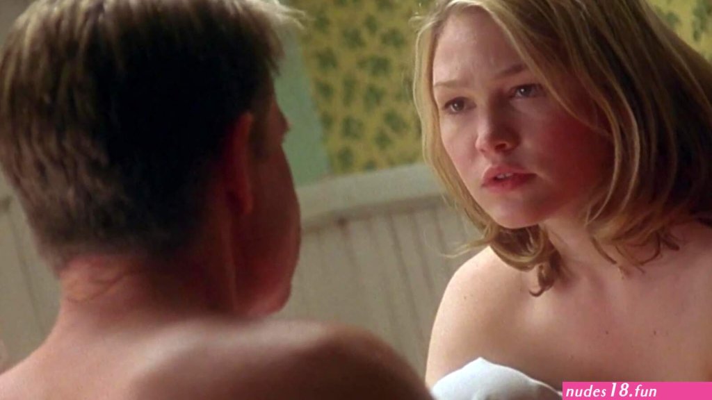 Naked-julia-stiles.jpg