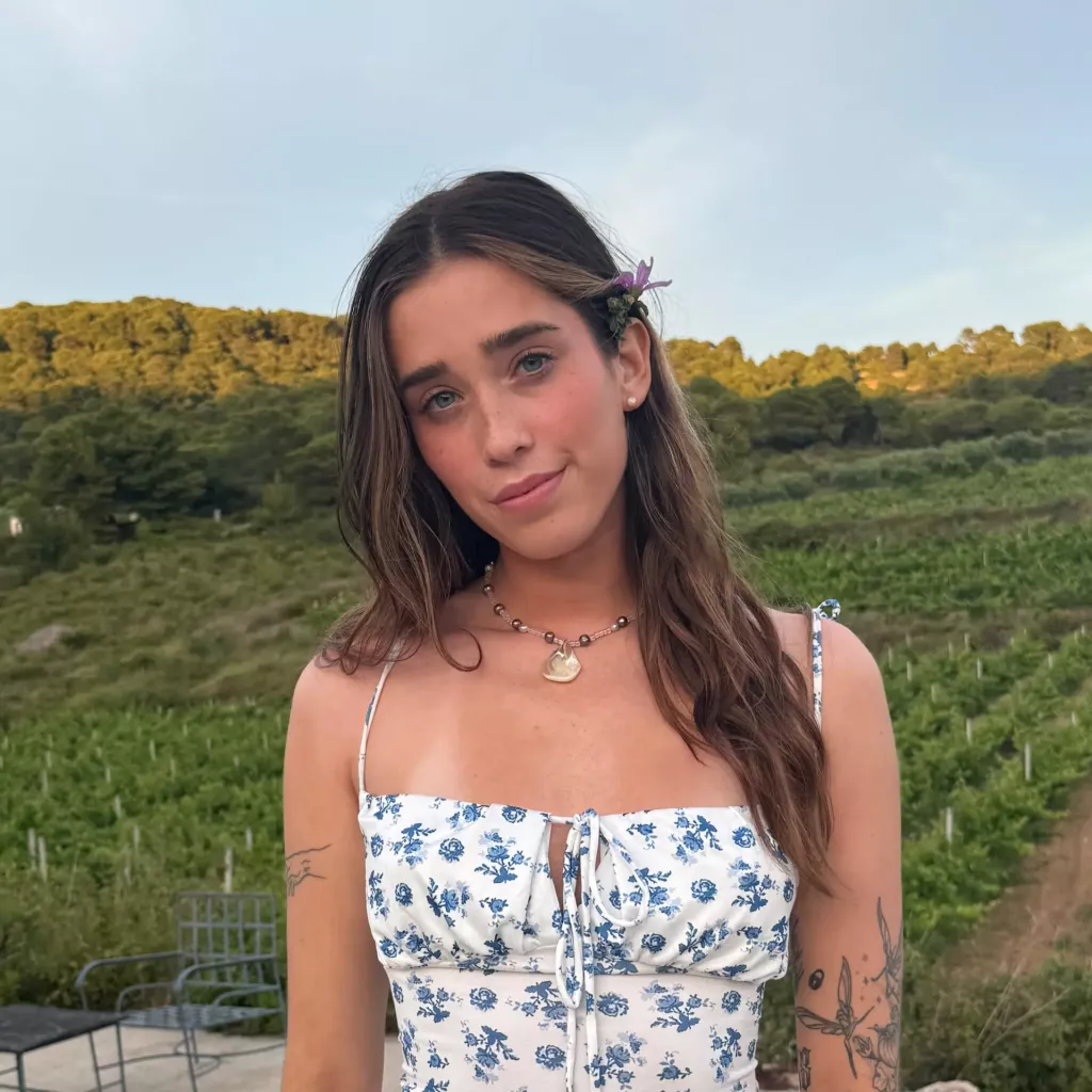 livinia-roberts-lesbian.webp