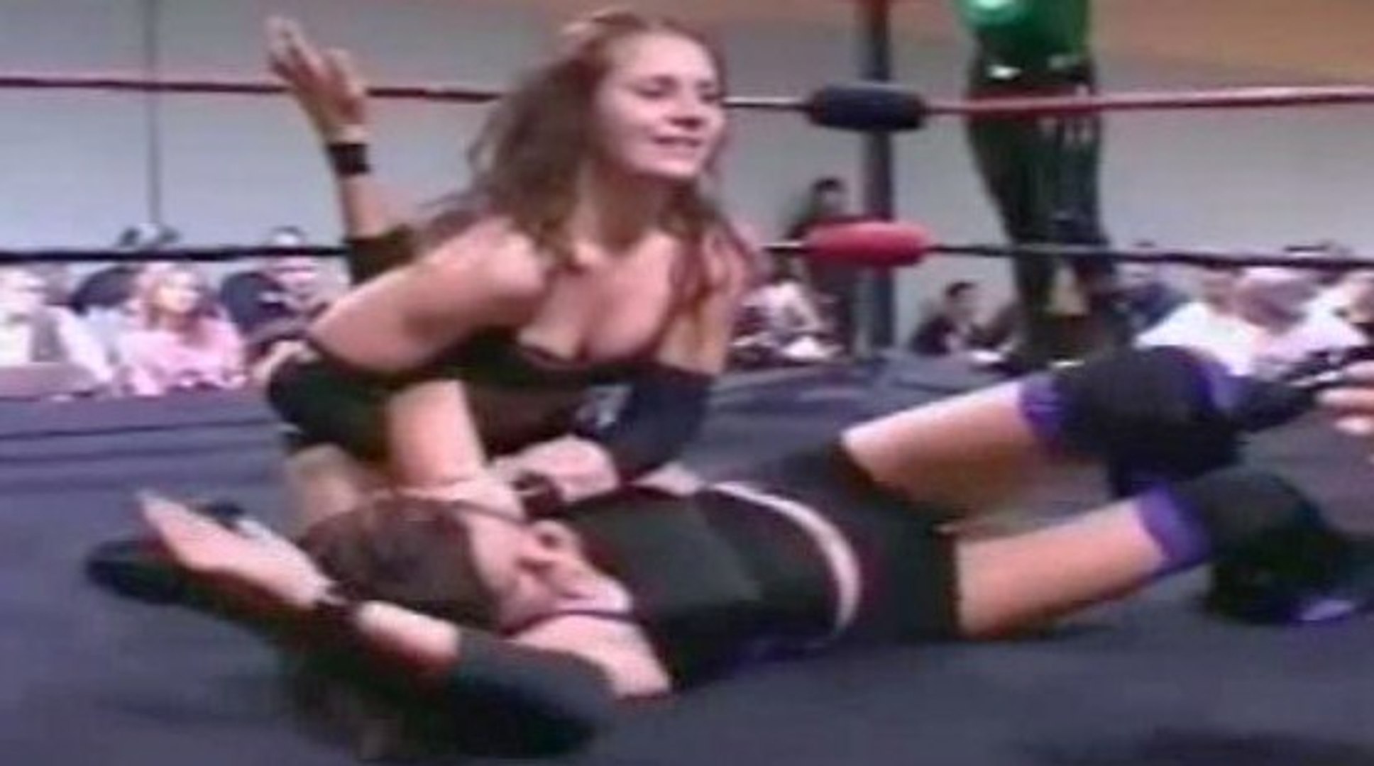 sexy woman wrestling by calebhignight26