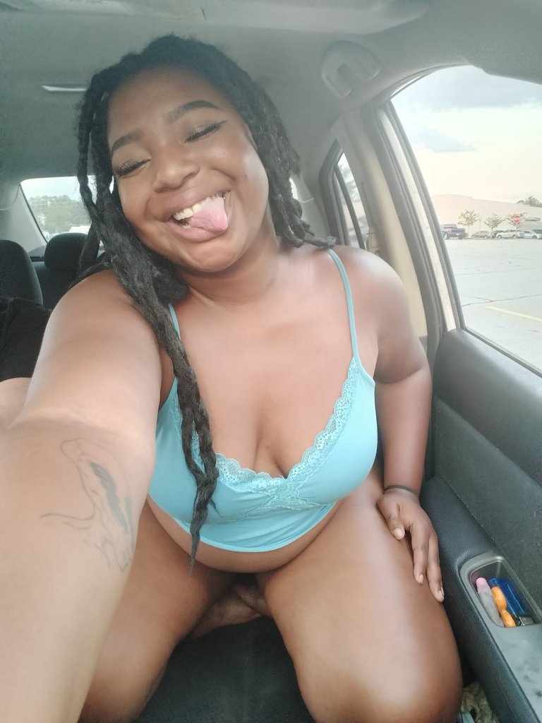 ebony-onlyfans-public.jpg