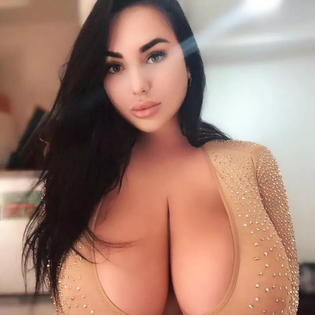reality-big-boobs.webp