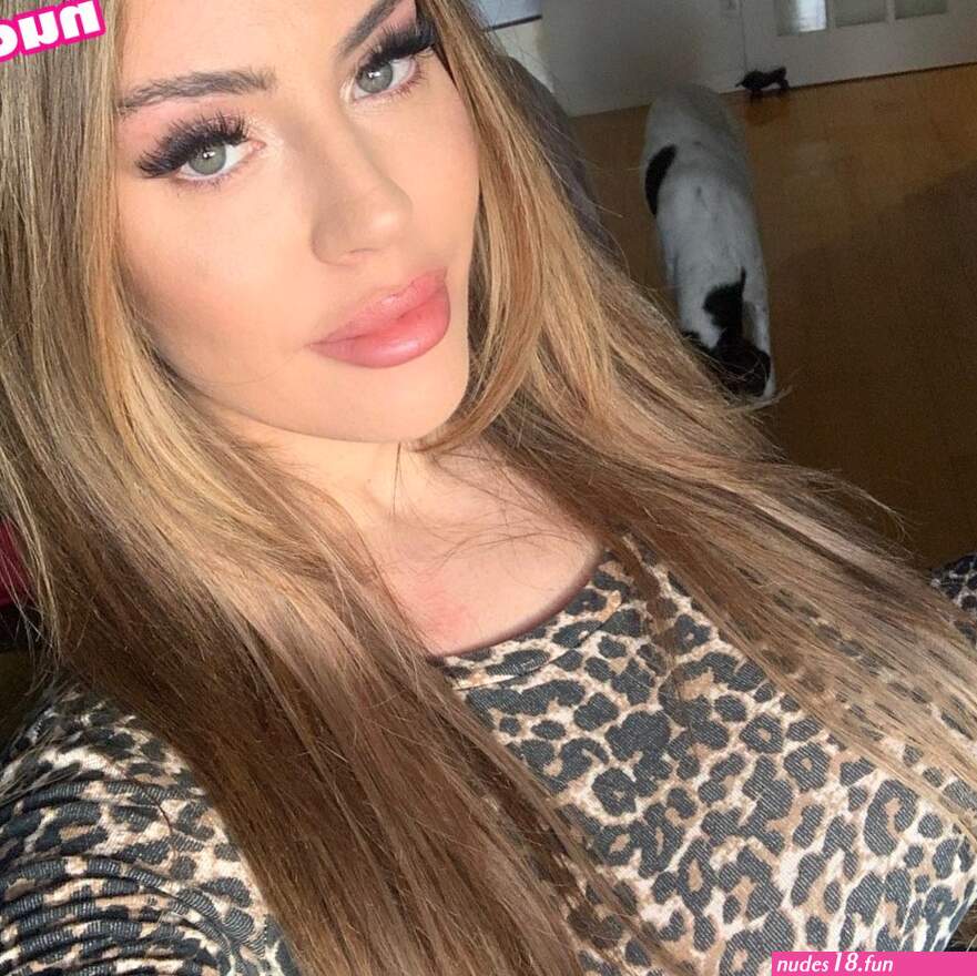 sarahdavis1987-Nude-Leaks-OnlyFans.jpg