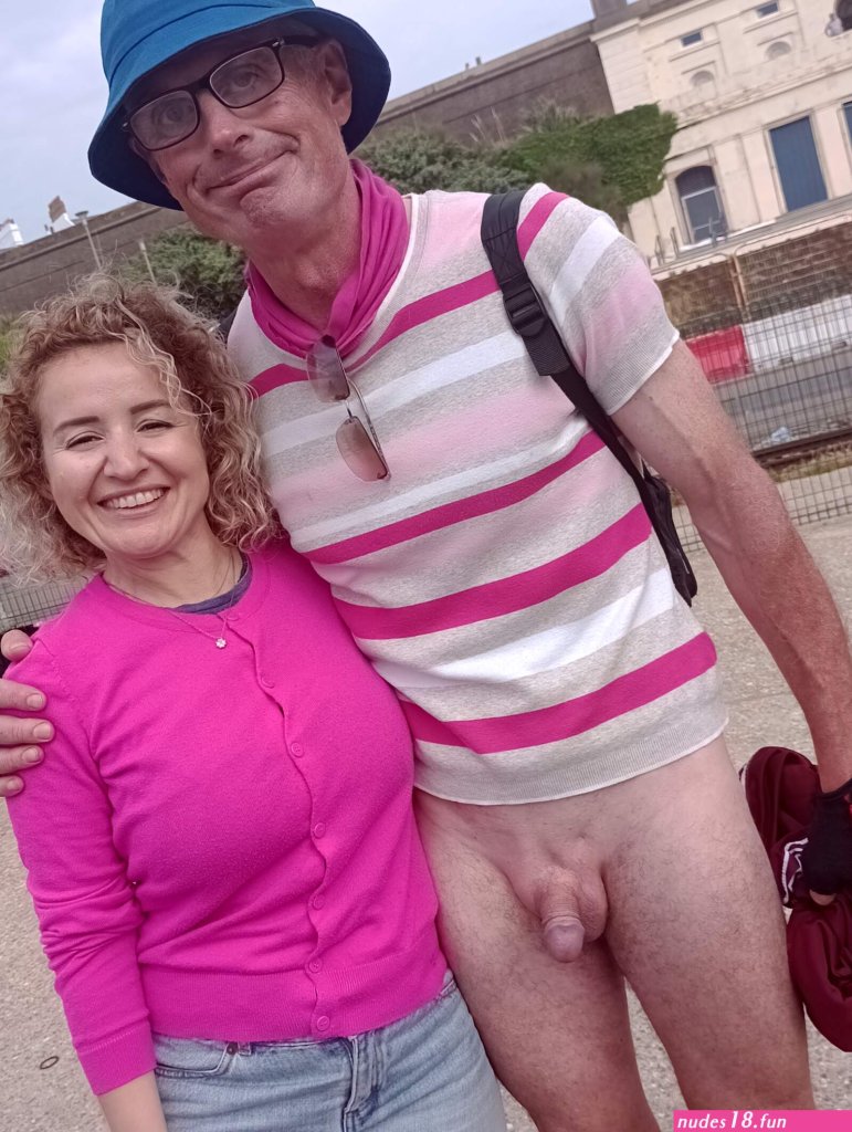 nude-cfnm.jpg