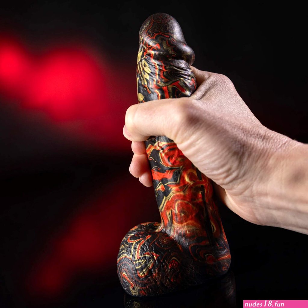 sepong-dildo.jpg